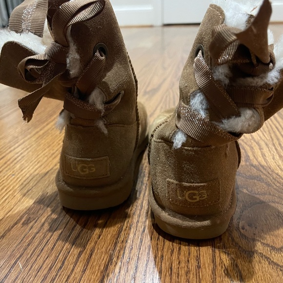 UGG light brown size 3 kids’ boots. - Picture 3 of 6